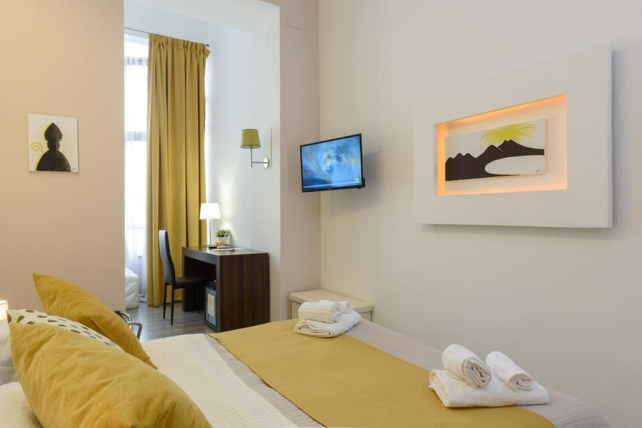 Domus Angioina Bed & Breakfast Наполи Екстериор снимка