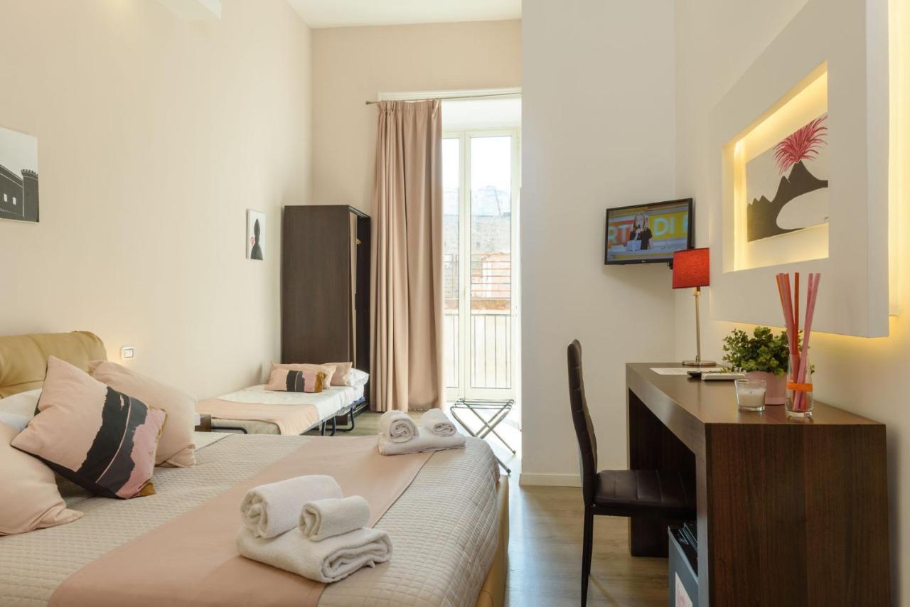Domus Angioina Bed & Breakfast Наполи Екстериор снимка