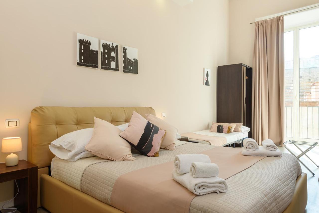 Domus Angioina Bed & Breakfast Наполи Екстериор снимка