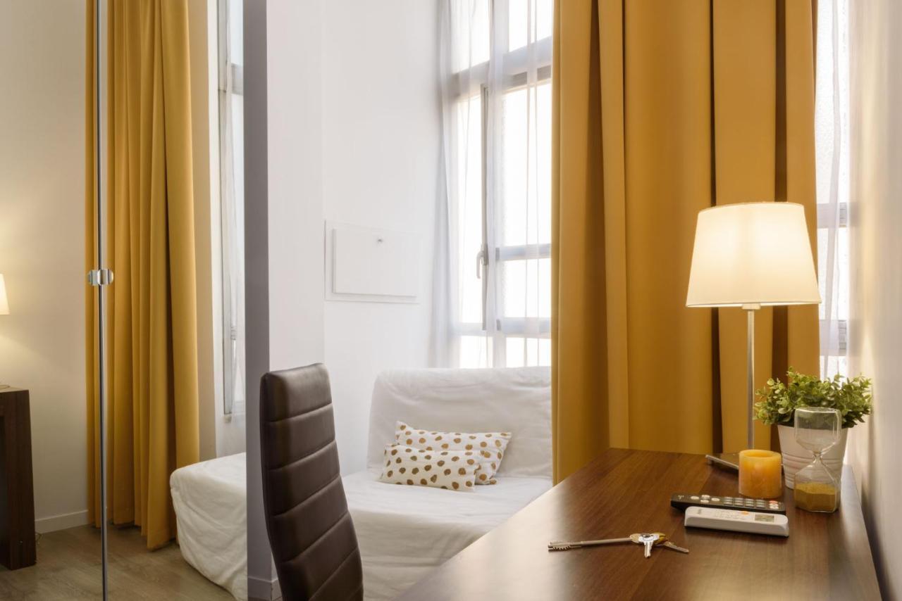 Domus Angioina Bed & Breakfast Наполи Екстериор снимка