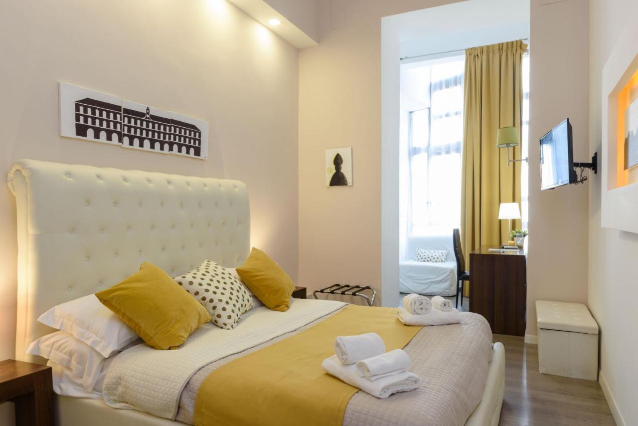 Domus Angioina Bed & Breakfast Наполи Екстериор снимка