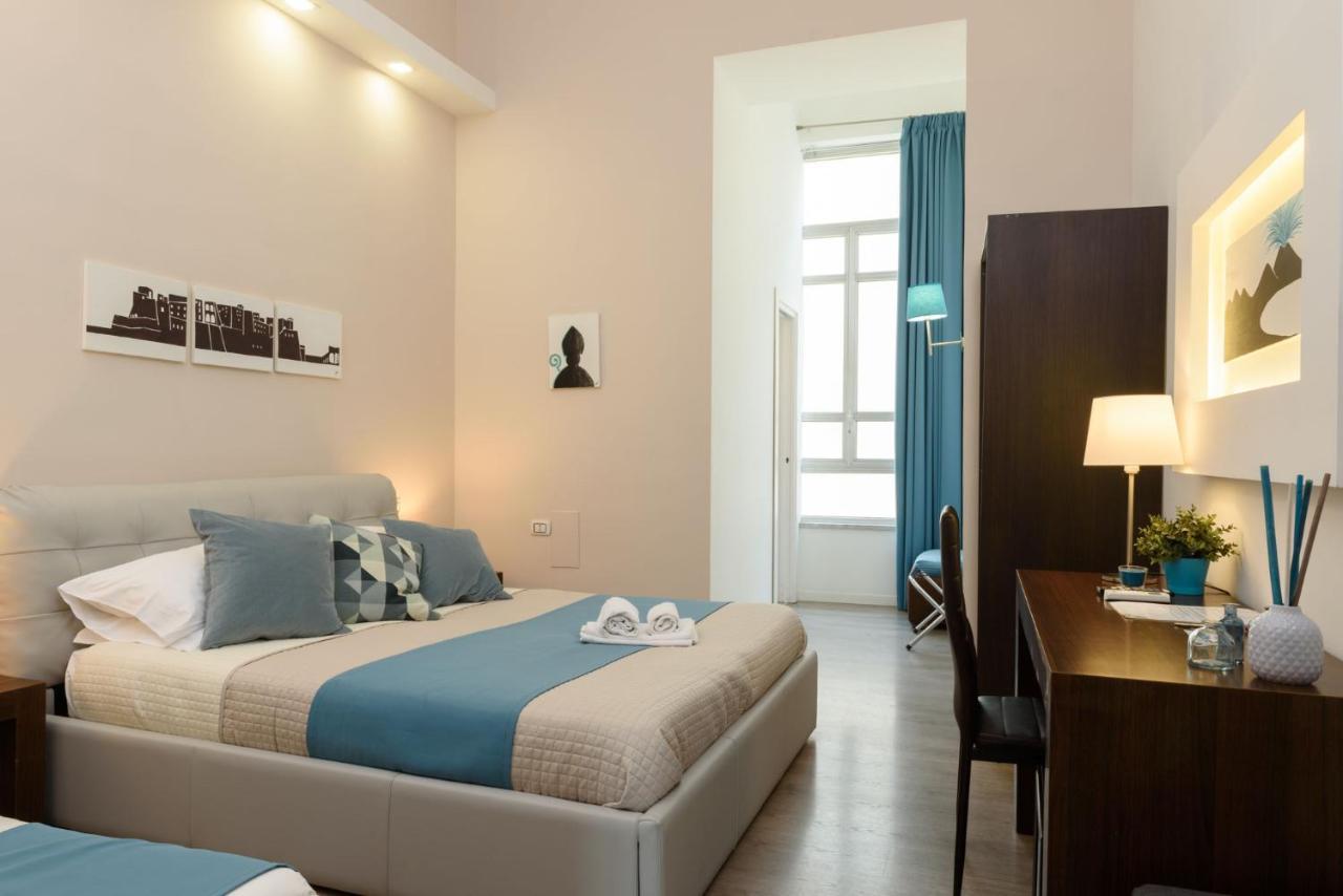 Domus Angioina Bed & Breakfast Наполи Екстериор снимка