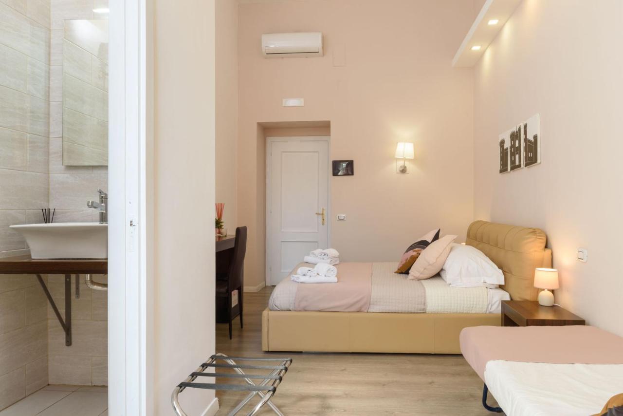 Domus Angioina Bed & Breakfast Наполи Екстериор снимка