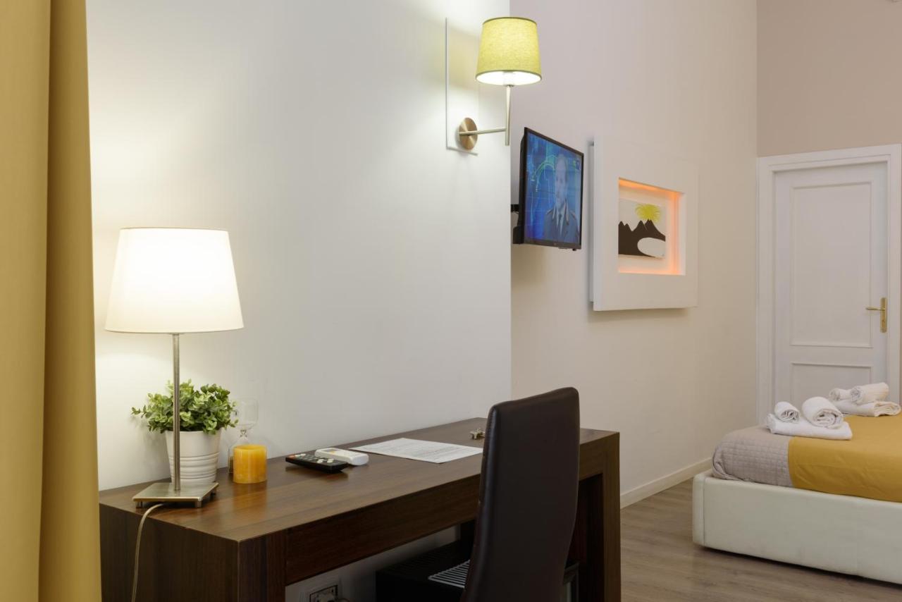 Domus Angioina Bed & Breakfast Наполи Екстериор снимка