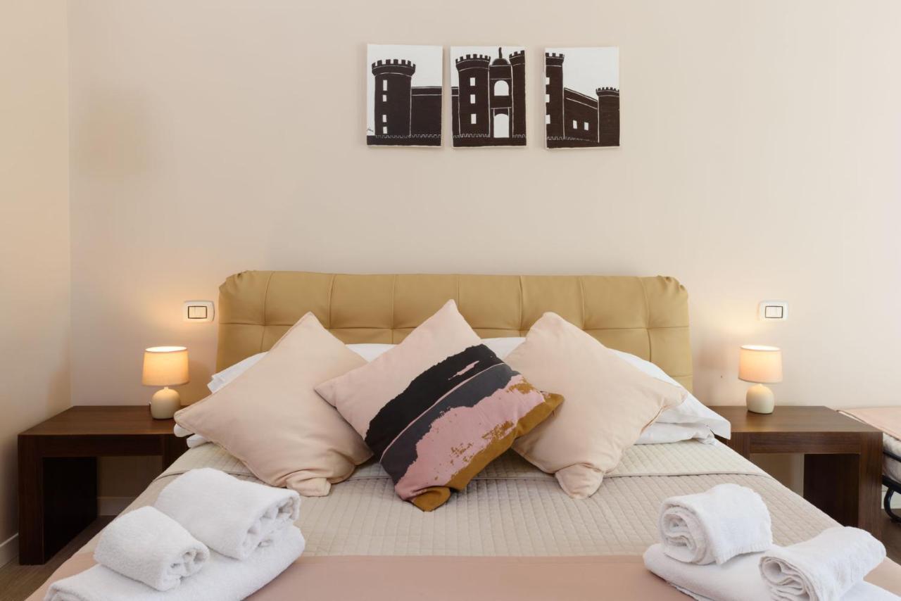 Domus Angioina Bed & Breakfast Наполи Екстериор снимка