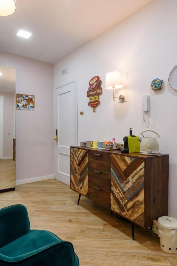 Domus Angioina Bed & Breakfast Наполи Екстериор снимка